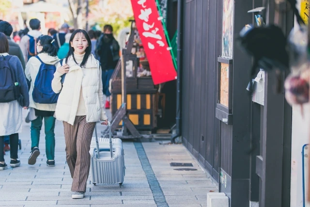 休暇を楽しむ女性